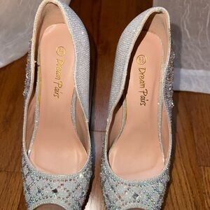 Dream Pairs Silver Glitter Heels for Special Occasions